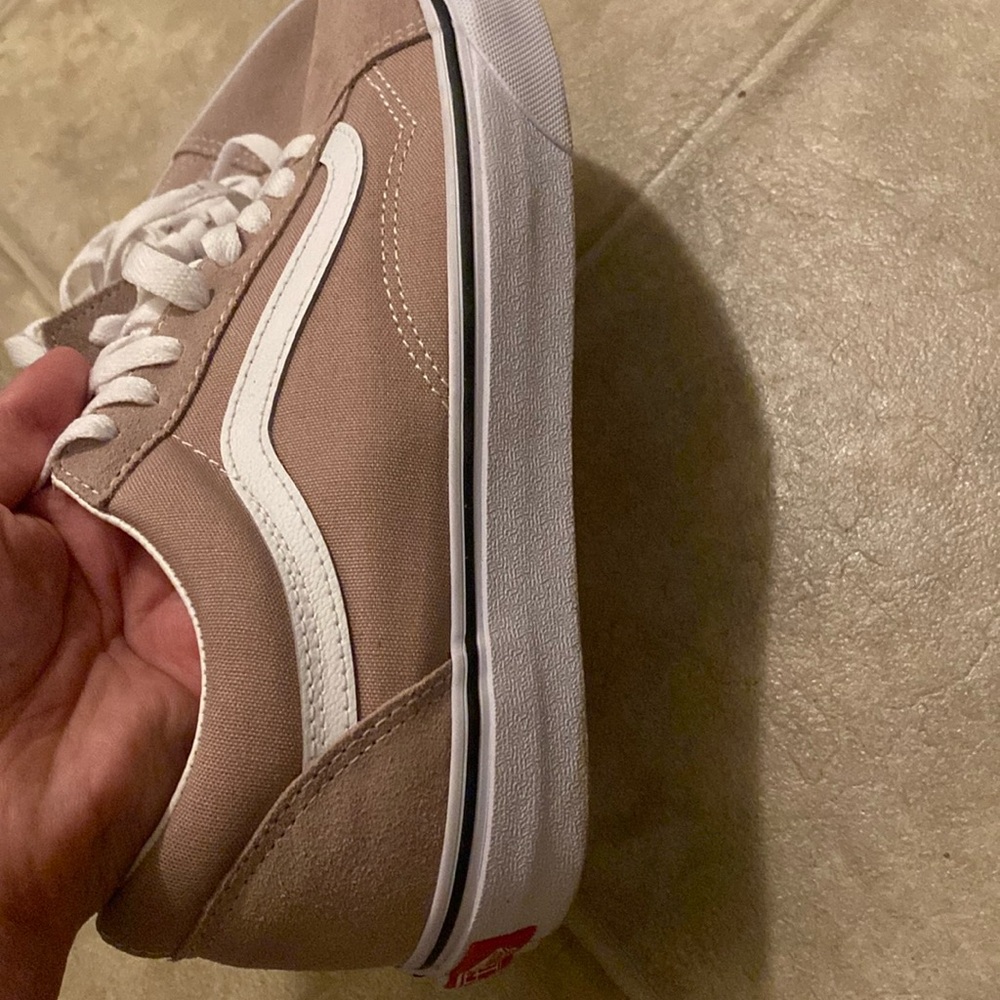 VANS NWOT - Canvas Old School Men 7, Women 8.5